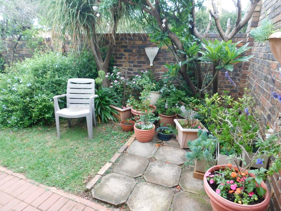 2 Bedroom Property for Sale in Noordheuwel Gauteng