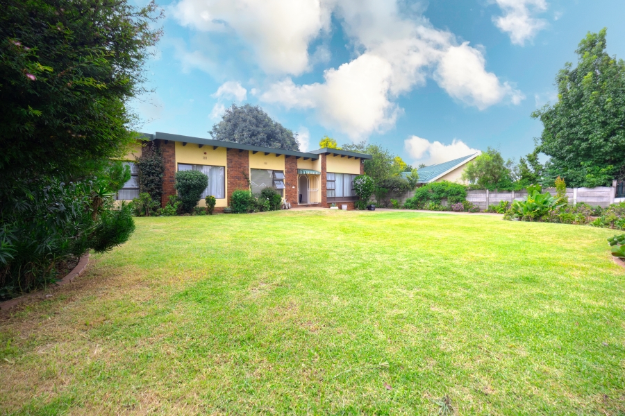 3 Bedroom Property for Sale in Wilro Park Gauteng