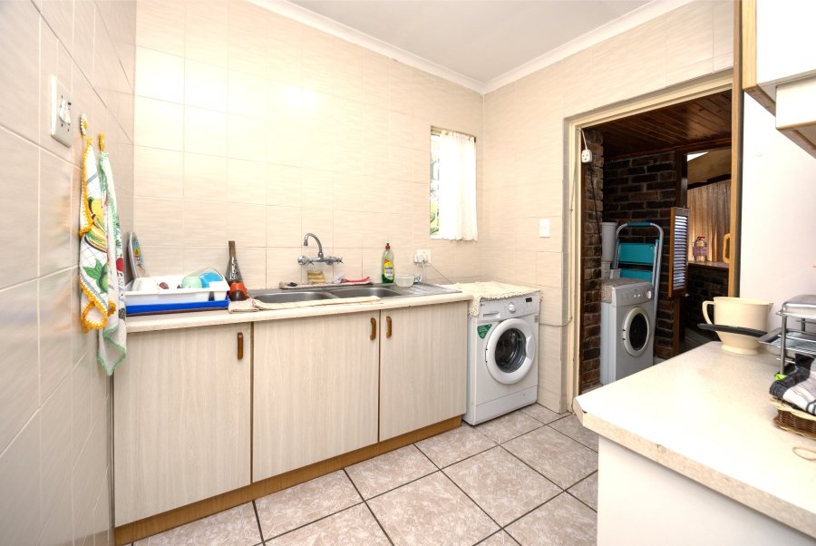 3 Bedroom Property for Sale in Wilro Park Gauteng