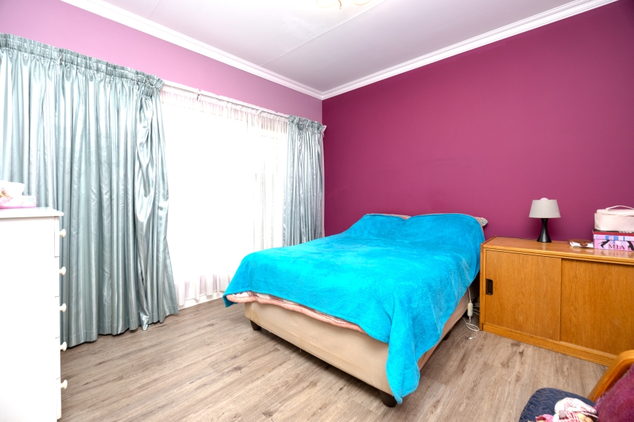 3 Bedroom Property for Sale in Wilro Park Gauteng
