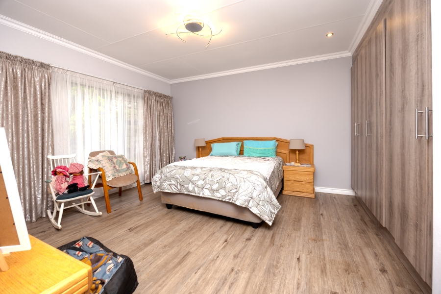 3 Bedroom Property for Sale in Wilro Park Gauteng