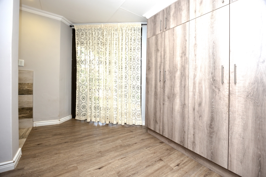 3 Bedroom Property for Sale in Wilro Park Gauteng