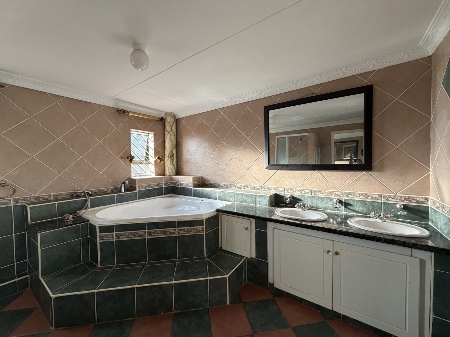 To Let 3 Bedroom Property for Rent in Erasmia Gauteng