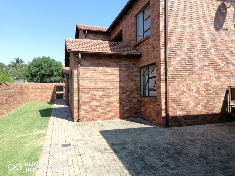 3 Bedroom Property for Sale in Willow Park Manor Gauteng