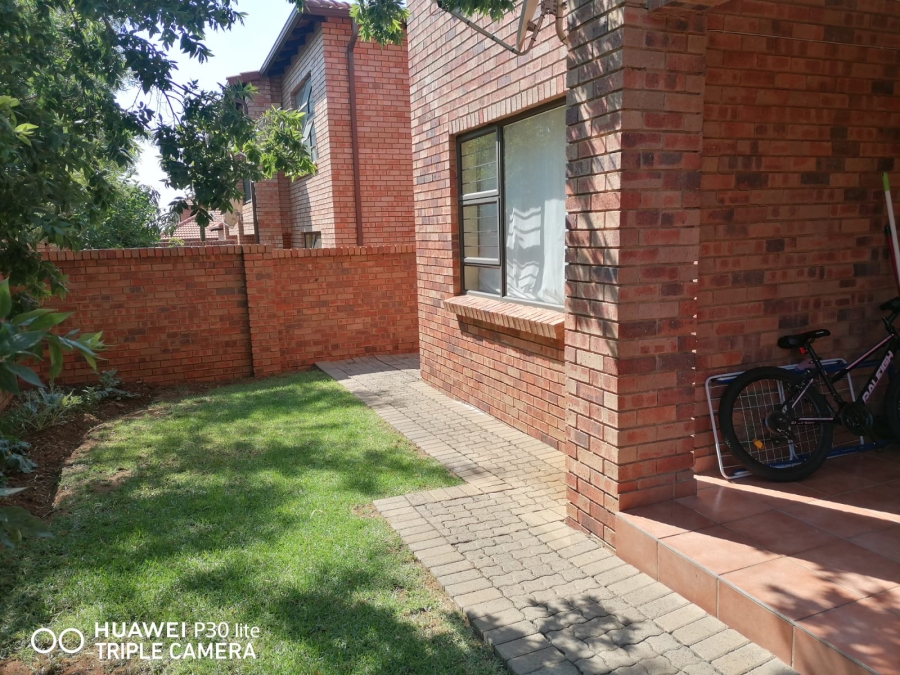 3 Bedroom Property for Sale in Willow Park Manor Gauteng