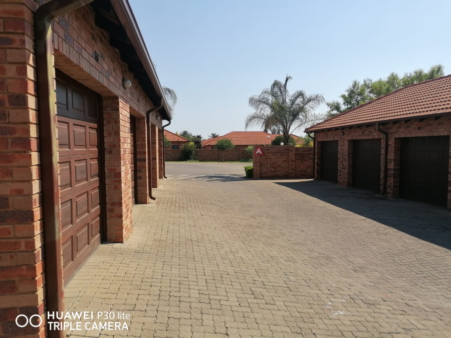 3 Bedroom Property for Sale in Willow Park Manor Gauteng