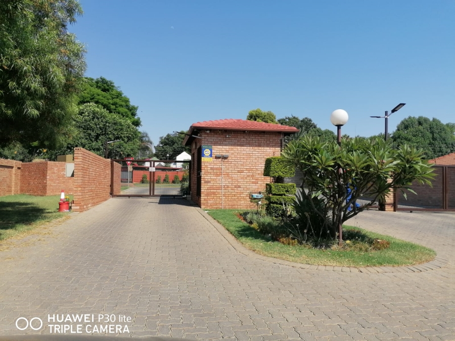 3 Bedroom Property for Sale in Willow Park Manor Gauteng