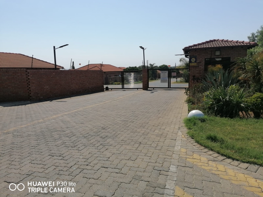 3 Bedroom Property for Sale in Willow Park Manor Gauteng