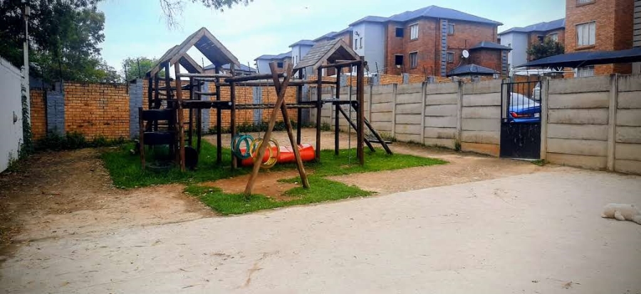 2 Bedroom Property for Sale in Birchleigh Gauteng