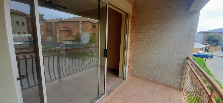2 Bedroom Property for Sale in Birchleigh Gauteng