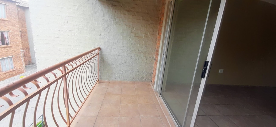 2 Bedroom Property for Sale in Birchleigh Gauteng