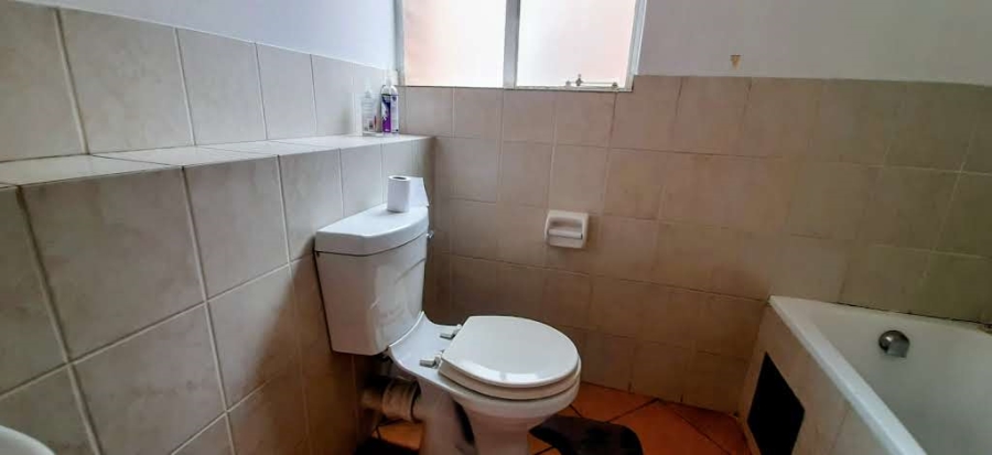 2 Bedroom Property for Sale in Birchleigh Gauteng