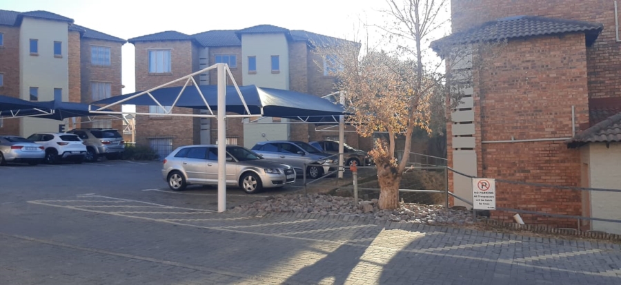 2 Bedroom Property for Sale in Birchleigh Gauteng