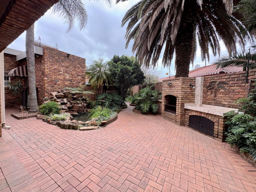 4 Bedroom Property for Sale in Sunward Park Gauteng