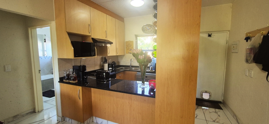 To Let 1 Bedroom Property for Rent in Sunninghill Gauteng