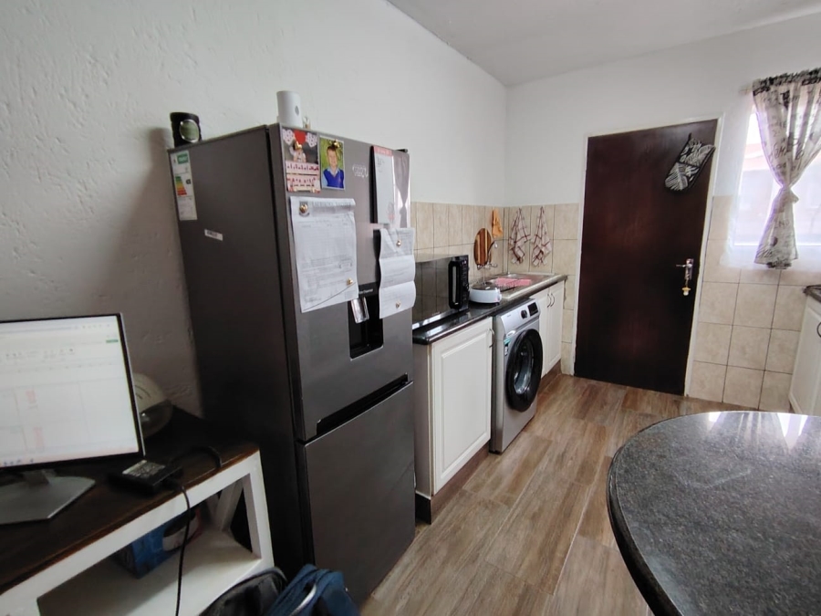 2 Bedroom Property for Sale in Kenleaf Gauteng