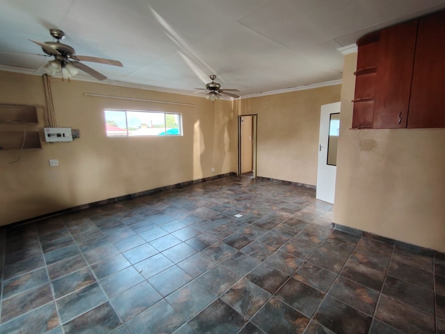To Let 2 Bedroom Property for Rent in Petersfield Gauteng