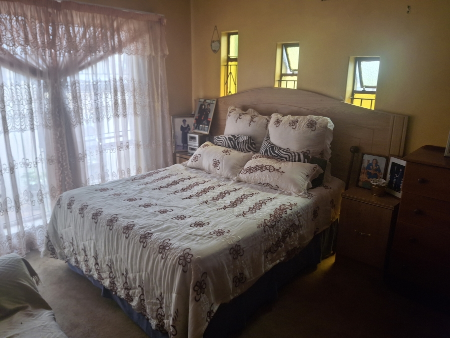 3 Bedroom Property for Sale in Mashimong Gauteng