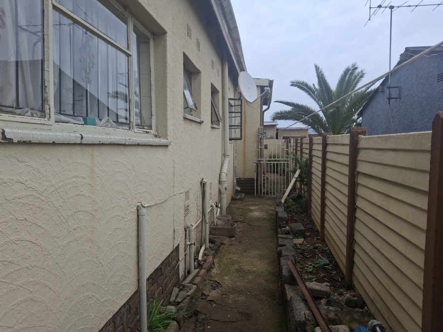 3 Bedroom Property for Sale in Mashimong Gauteng