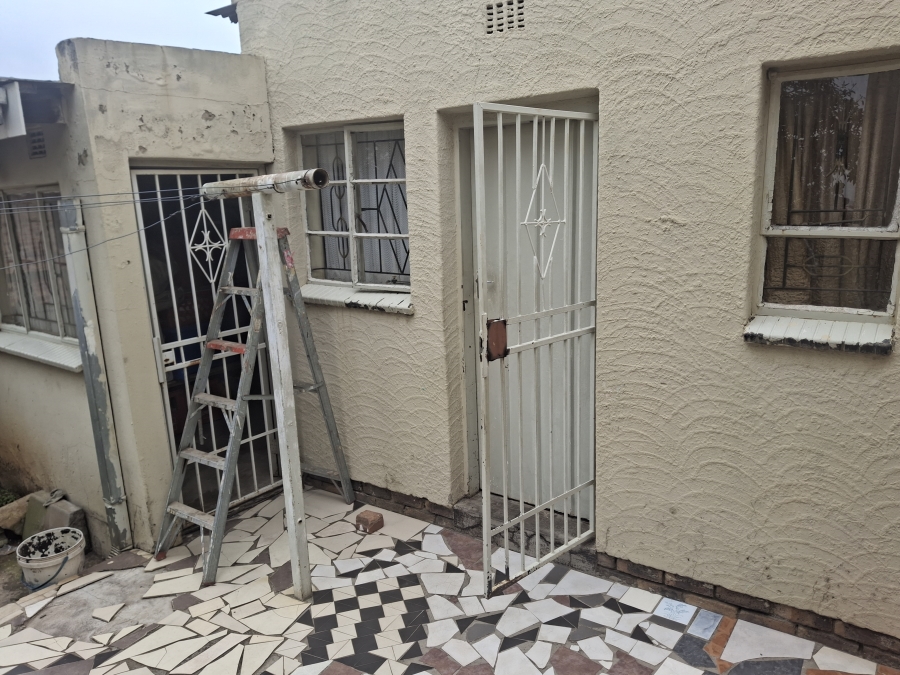 3 Bedroom Property for Sale in Mashimong Gauteng