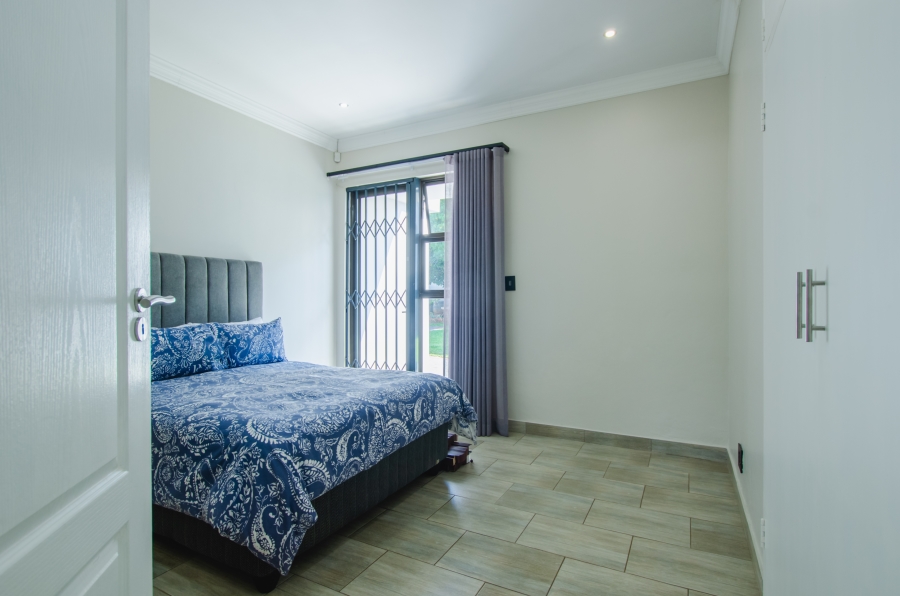 5 Bedroom Property for Sale in Faerie Glen Gauteng