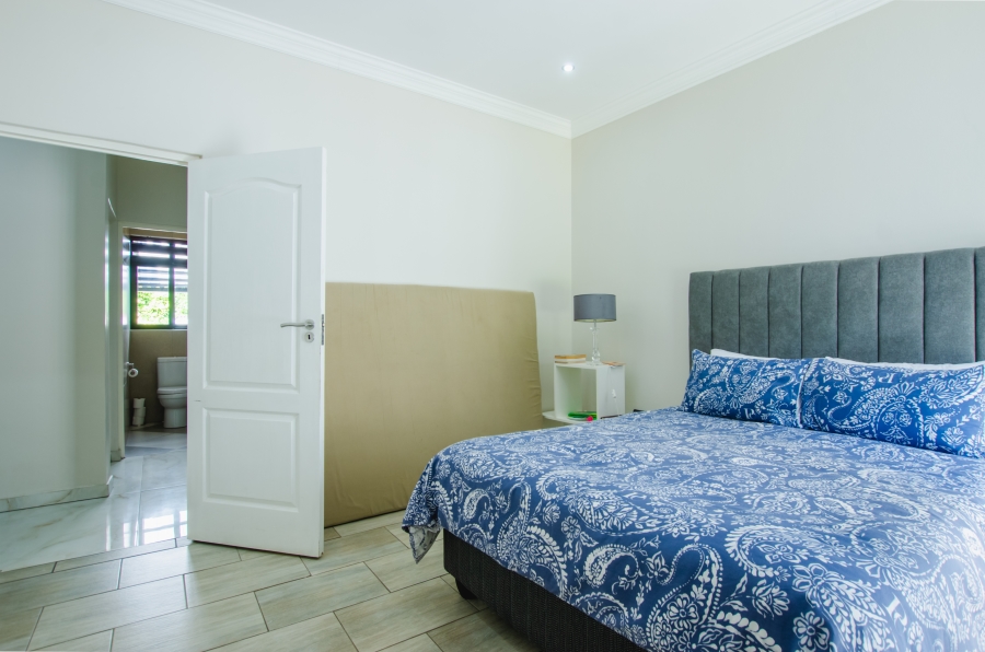 5 Bedroom Property for Sale in Faerie Glen Gauteng