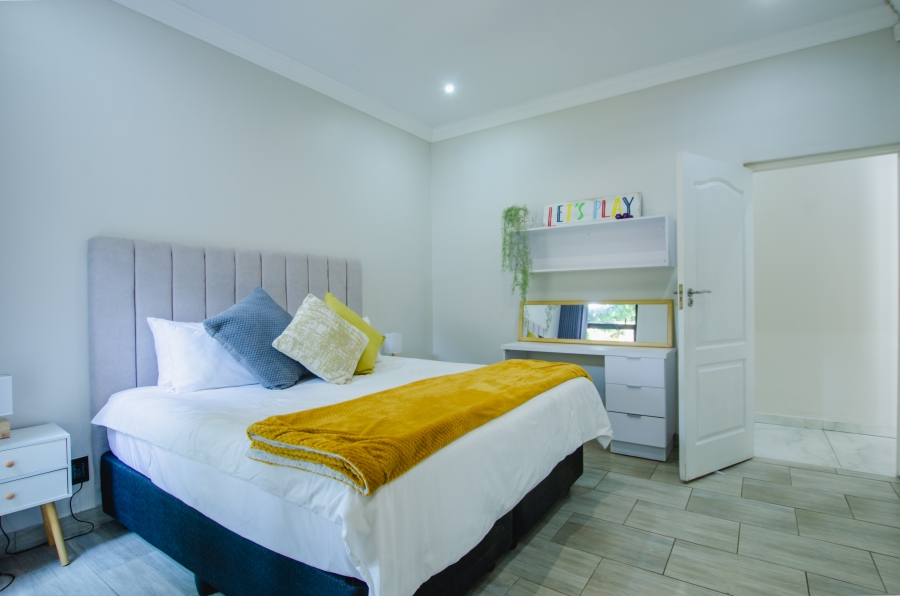 5 Bedroom Property for Sale in Faerie Glen Gauteng