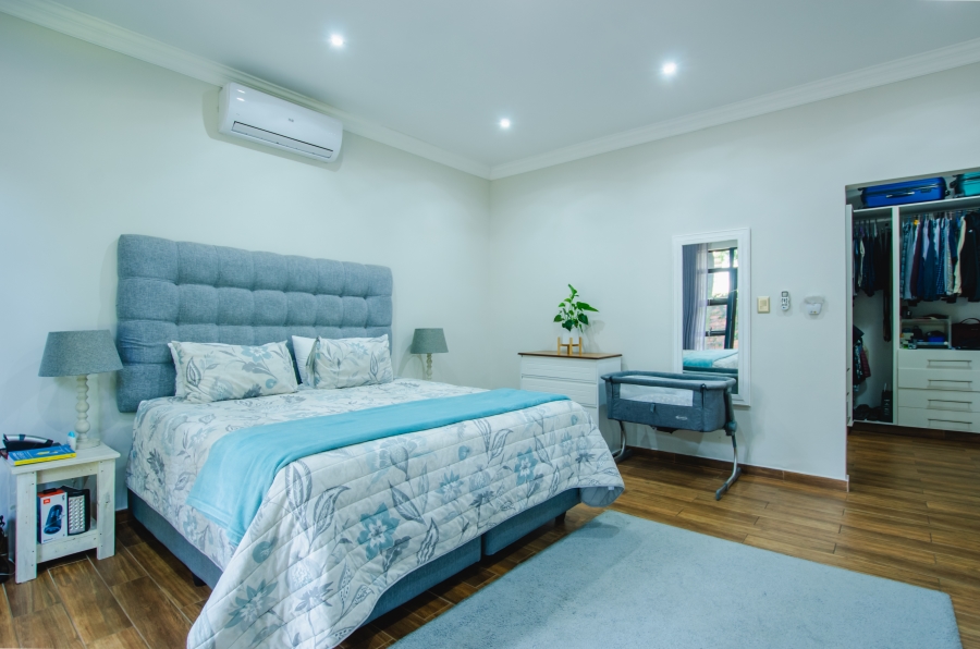 5 Bedroom Property for Sale in Faerie Glen Gauteng