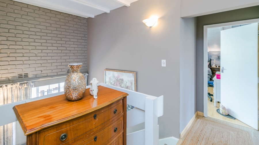 3 Bedroom Property for Sale in Glen Austin Gauteng