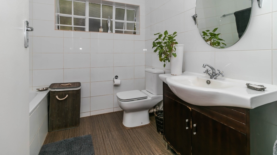 3 Bedroom Property for Sale in Glen Austin Gauteng