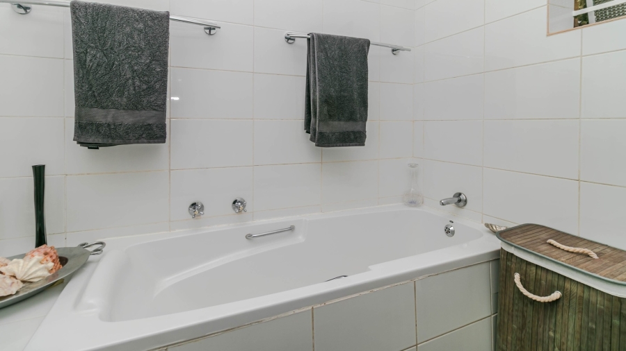 3 Bedroom Property for Sale in Glen Austin Gauteng