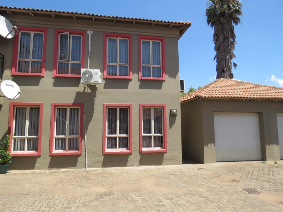 3 Bedroom Property for Sale in Lenasia Gauteng