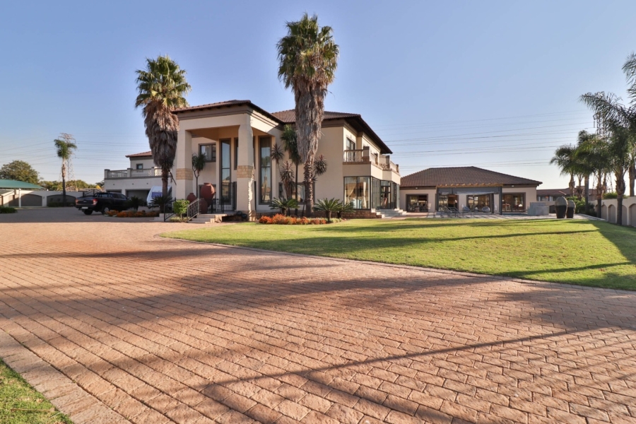 9 Bedroom Property for Sale in Parkrand Gauteng