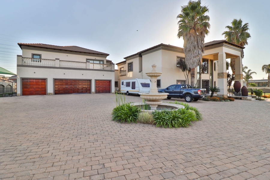 9 Bedroom Property for Sale in Parkrand Gauteng