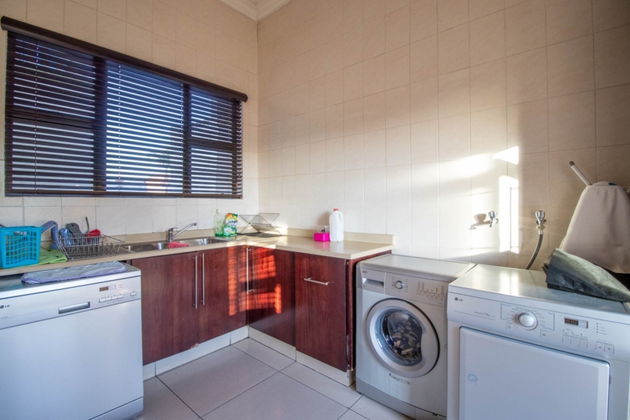 9 Bedroom Property for Sale in Parkrand Gauteng