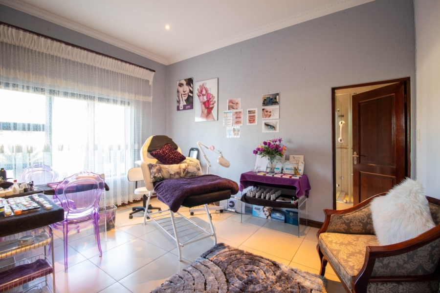 9 Bedroom Property for Sale in Parkrand Gauteng