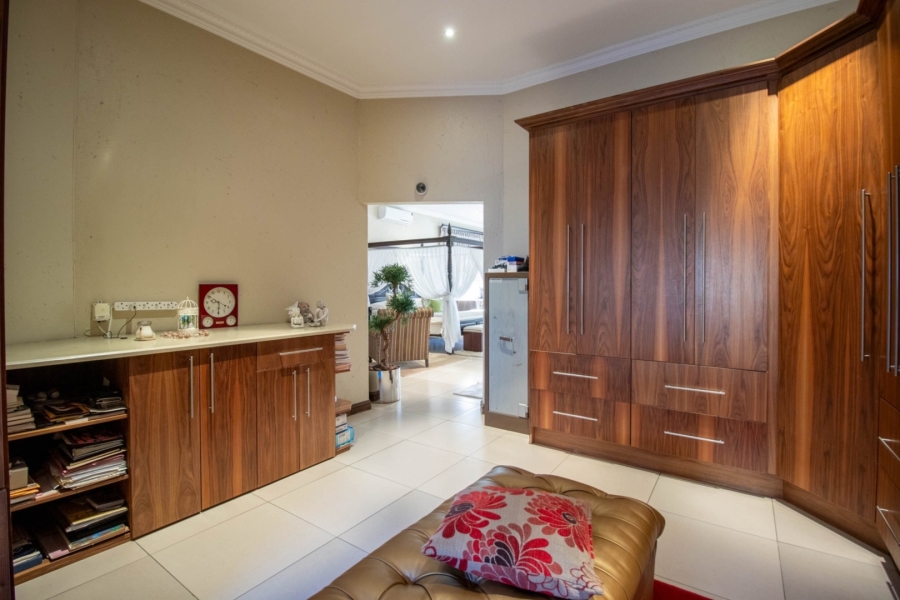 9 Bedroom Property for Sale in Parkrand Gauteng