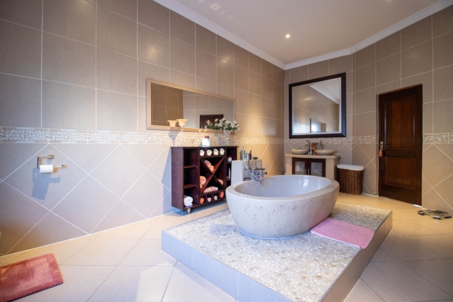 9 Bedroom Property for Sale in Parkrand Gauteng