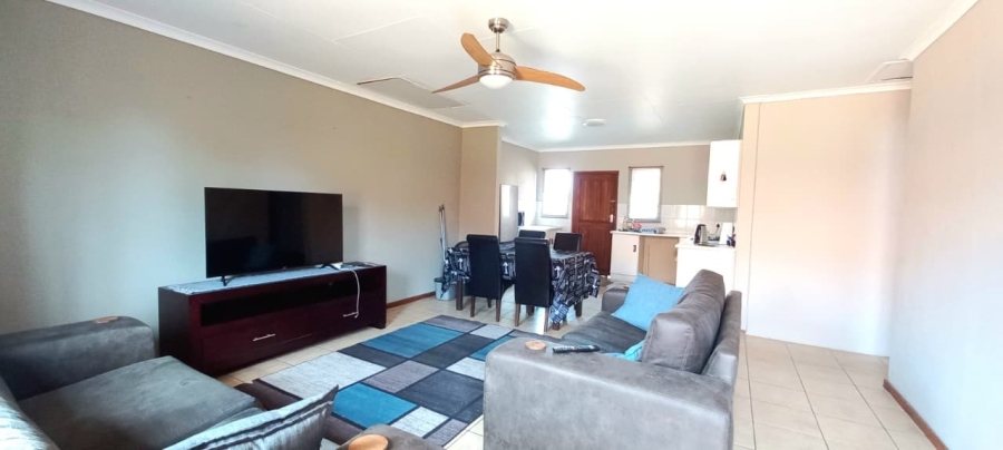 2 Bedroom Property for Sale in Sonneveld Gauteng