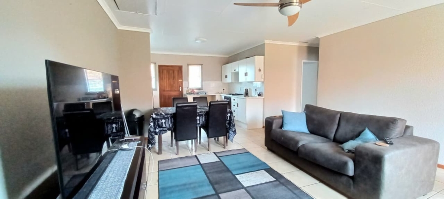 2 Bedroom Property for Sale in Sonneveld Gauteng