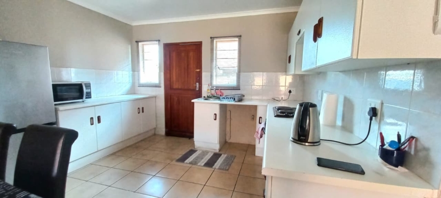 2 Bedroom Property for Sale in Sonneveld Gauteng