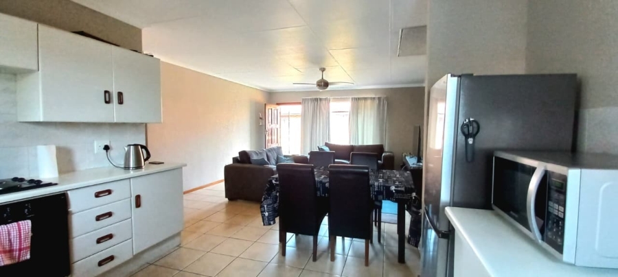 2 Bedroom Property for Sale in Sonneveld Gauteng
