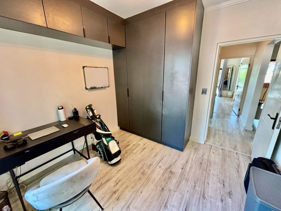 To Let 2 Bedroom Property for Rent in River Club Gauteng