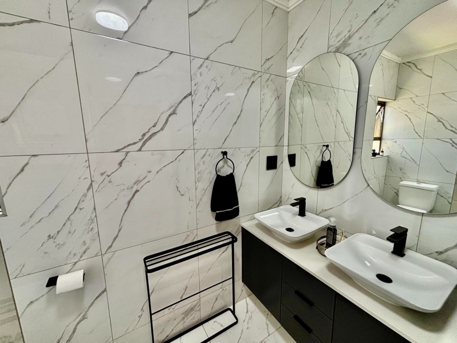 To Let 2 Bedroom Property for Rent in River Club Gauteng