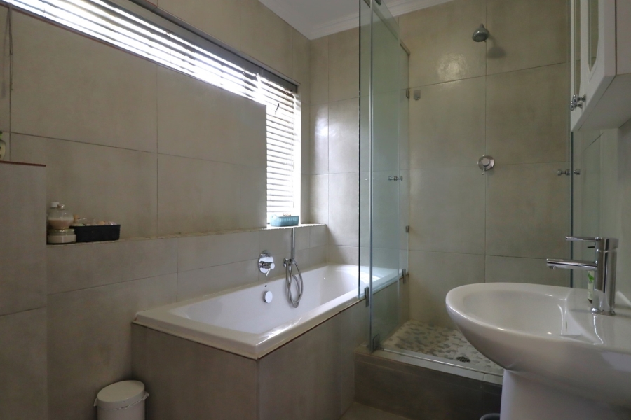 1 Bedroom Property for Sale in Rivonia Gauteng
