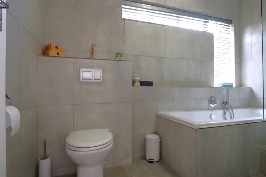 1 Bedroom Property for Sale in Rivonia Gauteng