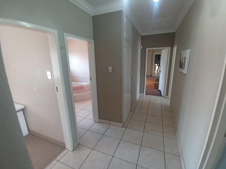 4 Bedroom Property for Sale in Glenvista Gauteng