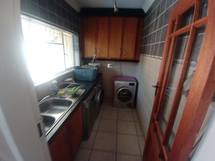 4 Bedroom Property for Sale in Glenvista Gauteng
