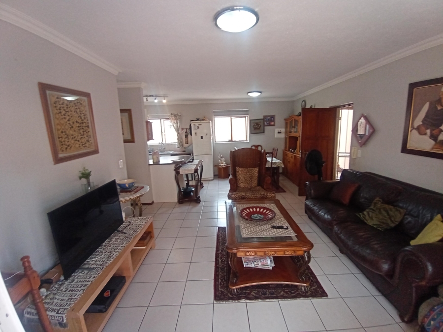 2 Bedroom Property for Sale in Oakdene Gauteng