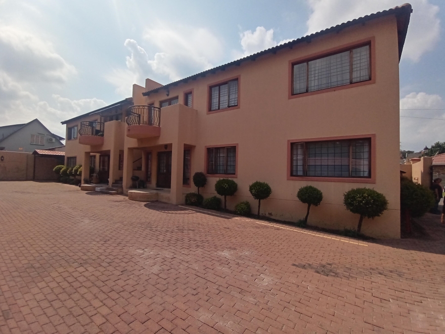 2 Bedroom Property for Sale in Oakdene Gauteng